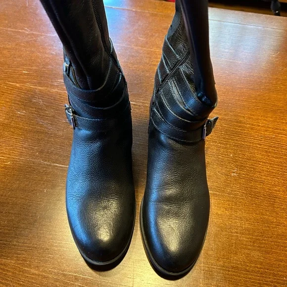Black Leather Women's Boots - Picture 5 of 6
